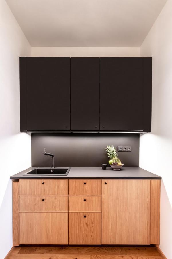 Turnkey I Main Bus Station Apartments Praha Bagian luar foto