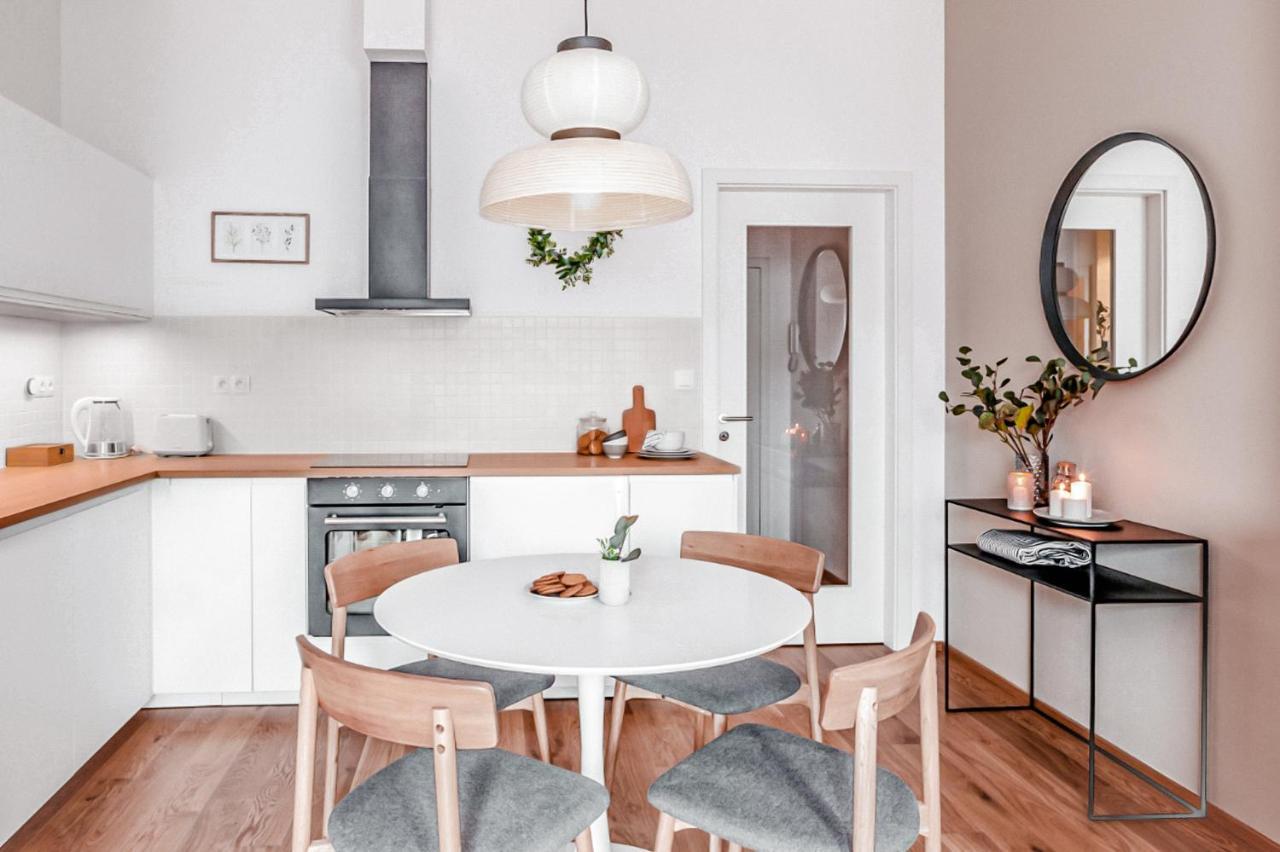 Turnkey I Main Bus Station Apartments Praha Bagian luar foto