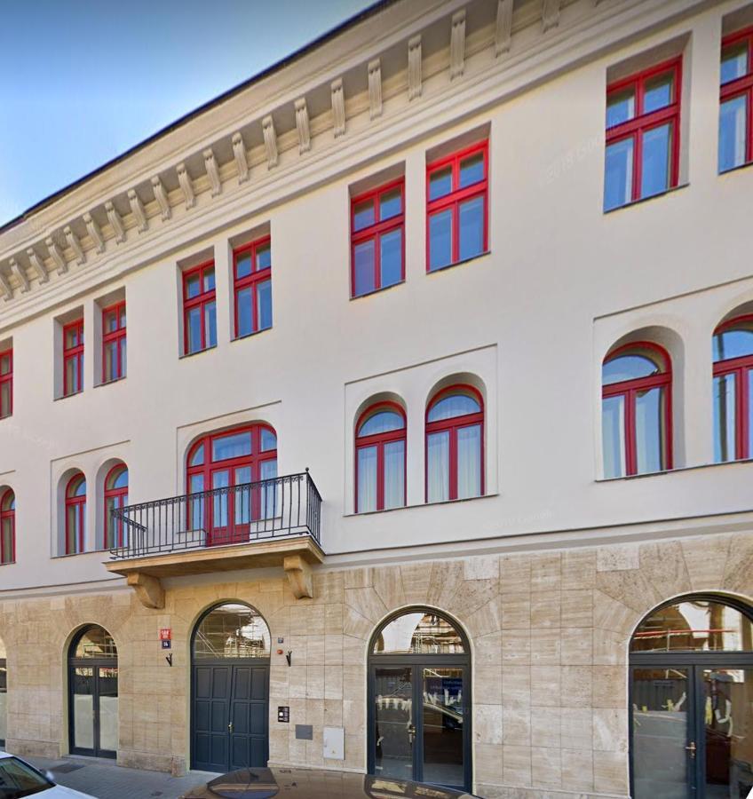 Turnkey I Main Bus Station Apartments Praha Bagian luar foto